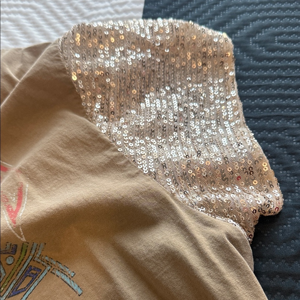 womens Medium Graphic T-Shirt - Tan - Picture 3 of 5
